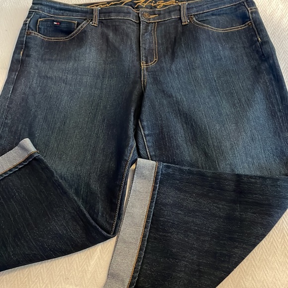 Tommy Hilfiger Capri - Picture 4 of 8